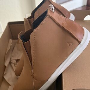 OluKai Women's Hawaiian Manu Hope Sneakers - Off White